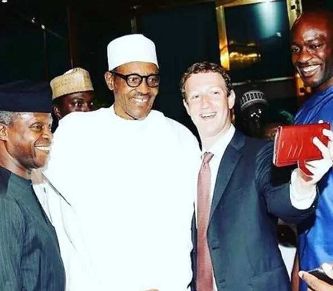 Mai kamfanin facebook ya shiga uku kan zargin sace bayanai na jama'a da sayarwa Mai kamfanin facebook ya shiga uku kan zargin sace bayanai na jama'a da sayarwa