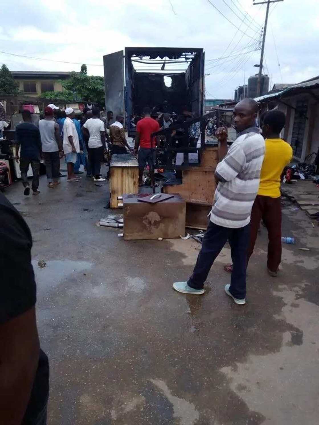 Widow, 30, devastated mysterious after burnt her properties in front of her new home (photos) Widow, 30, devastated mysterious after burnt her properties in front of her new home (photos)