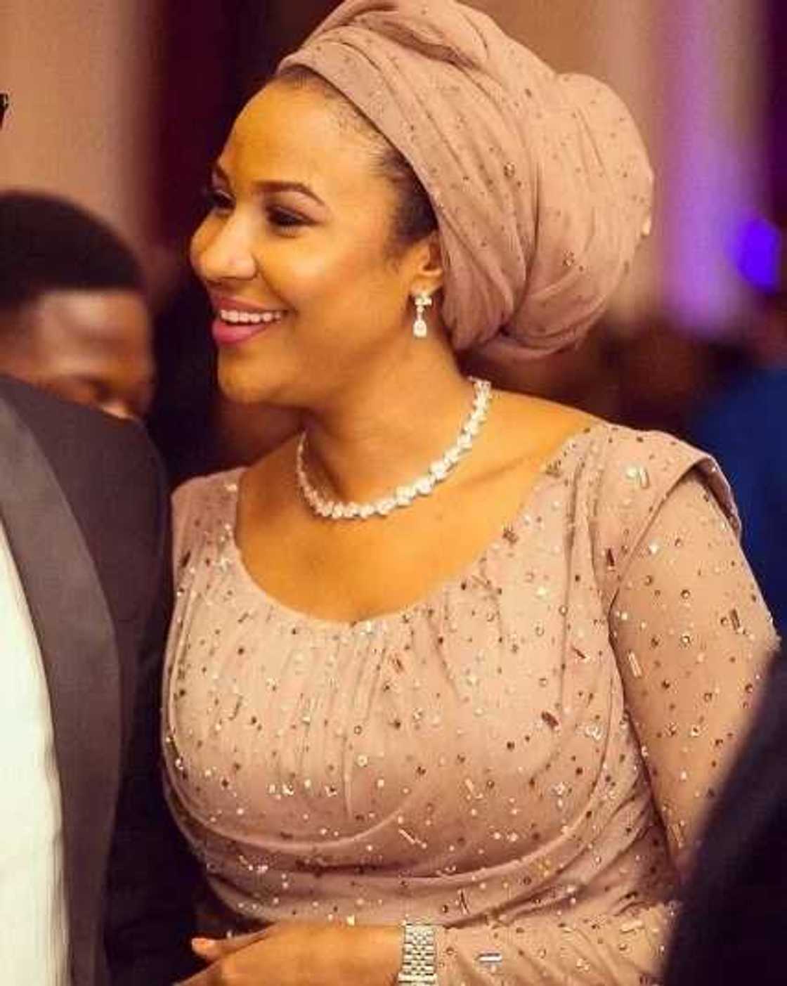 Hotunan Abdulmumin Jubrin da kyakyawar matarsa Hotunan Abdulmumin Jubrin da kyakyawar matarsa