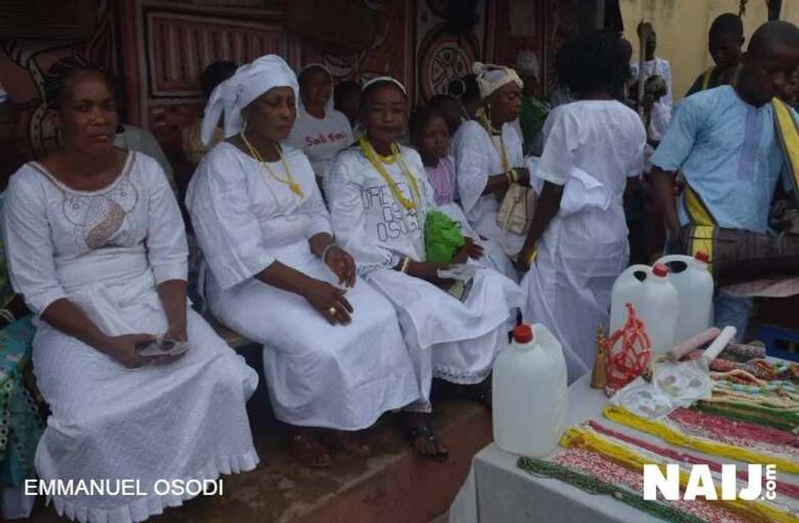 Arugba appears as Osun Osogbo Festival hots up Arugba appears as Osun Osogbo Festival hots up