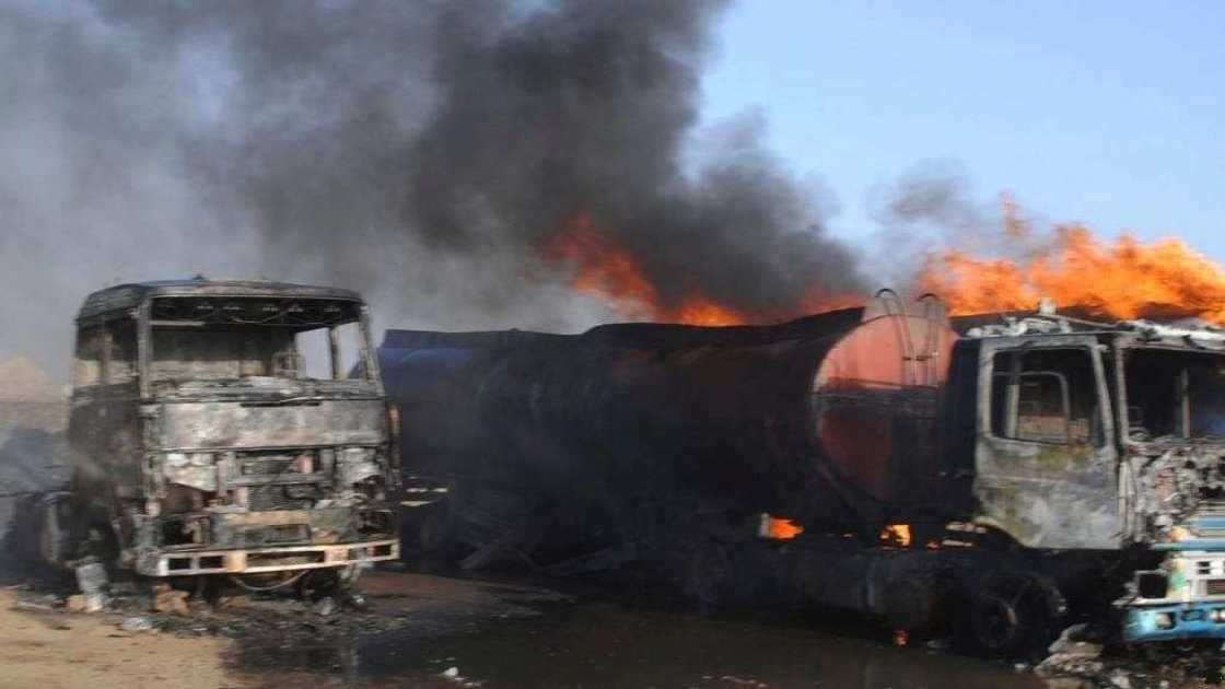 Hatsarin mota dauke da man fetur a garin Zing yayi sanadiyar rasu rayyuka da dukiyoyi Hatsarin mota dauke da man fetur a garin Zing yayi sanadiyar rasu rayyuka da dukiyoyi