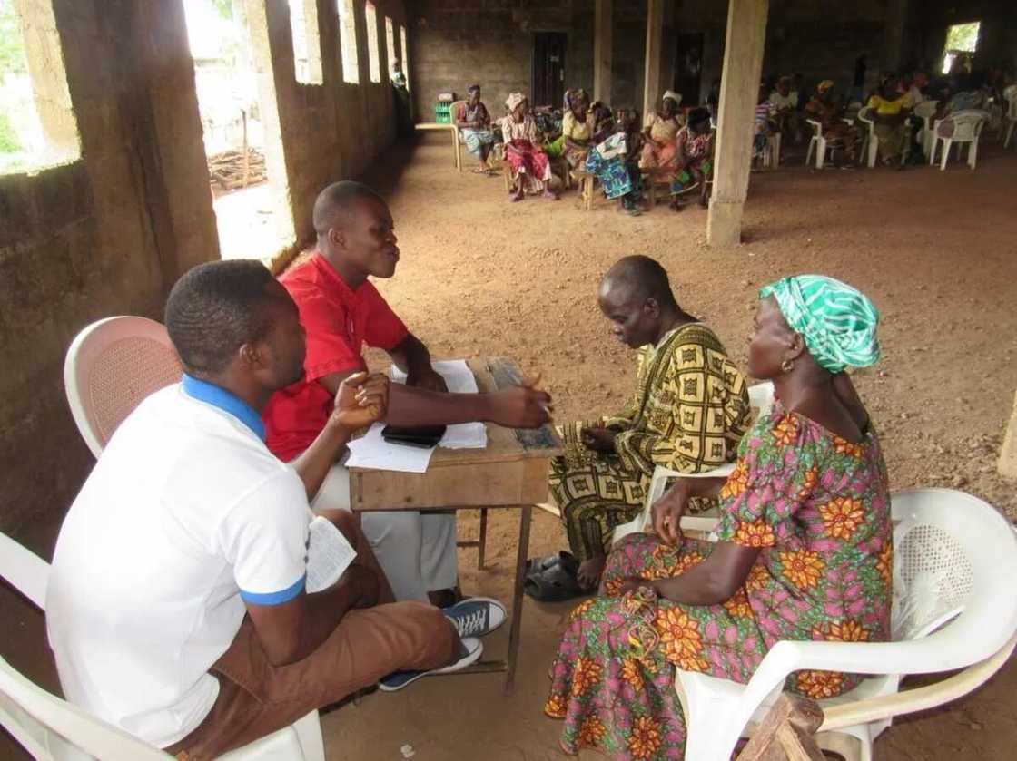 Difference between guidance and counseling Difference between guidance and counseling