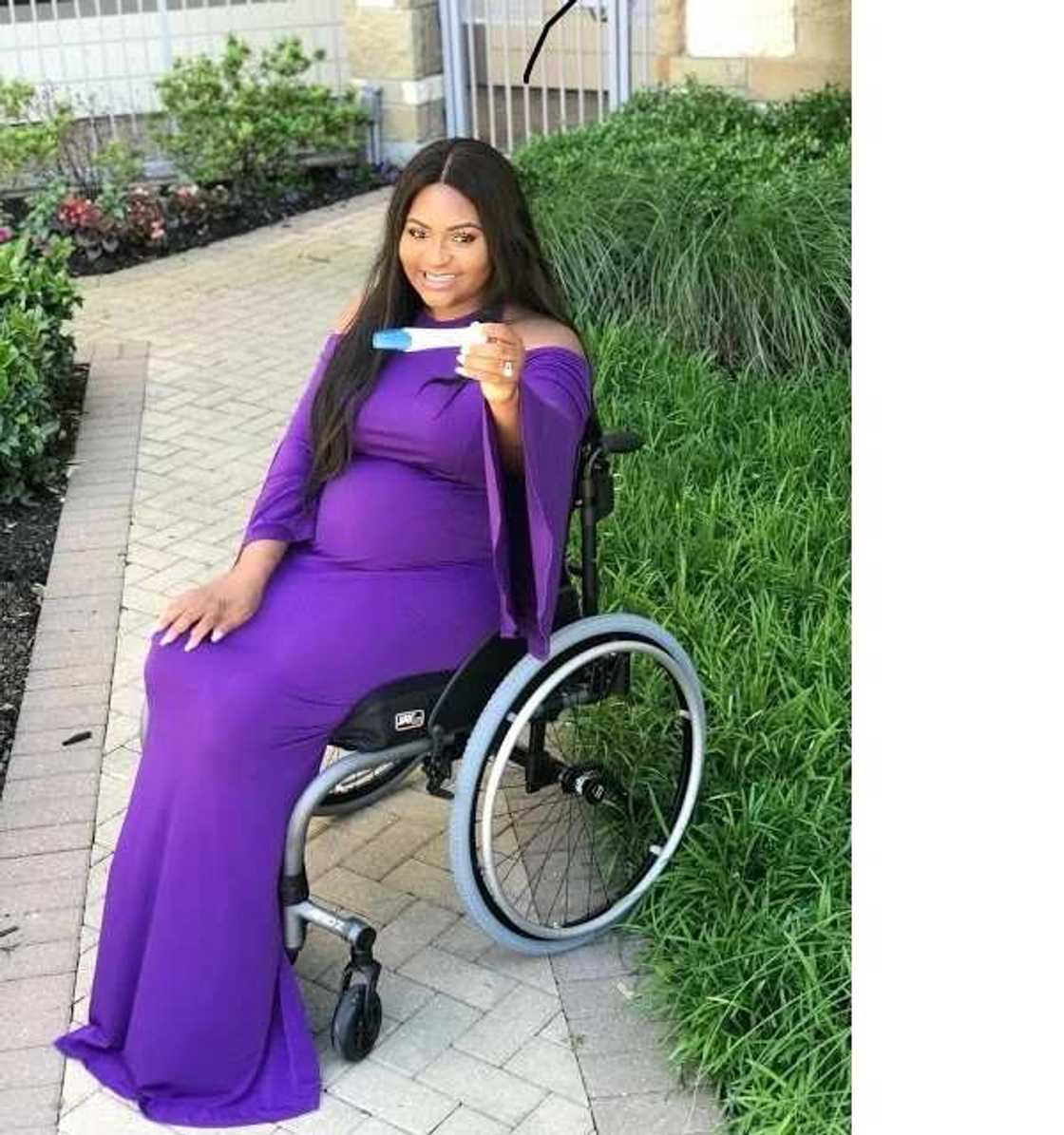 Popular Nigerian blogger in wheelchair Lizzy Oke announced her pregnancy with beautiful photos Popular Nigerian blogger in wheelchair Lizzy Oke announced her pregnancy with beautiful photos
