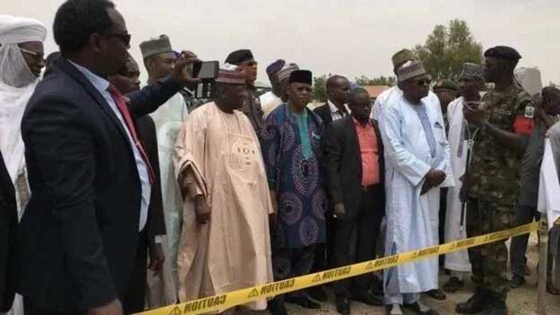 Hotunan taron lalata dubban bindigogi a jihar Zamfara Hotunan taron lalata dubban bindigogi a jihar Zamfara