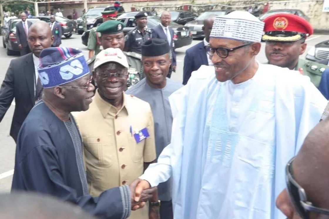 Buhari ya gana da 'yan takarar APC Buhari ya gana da 'yan takarar APC