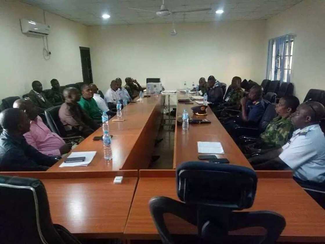 Sojin saman Najeriya sun nuna hotunan kayan aikin su na zamani, sun gwada mutane kyauta Sojin saman Najeriya sun nuna hotunan kayan aikin su na zamani, sun gwada mutane kyauta