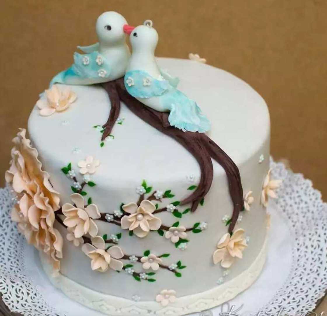 Wedding anniversary cake with birds Wedding anniversary cake with birds