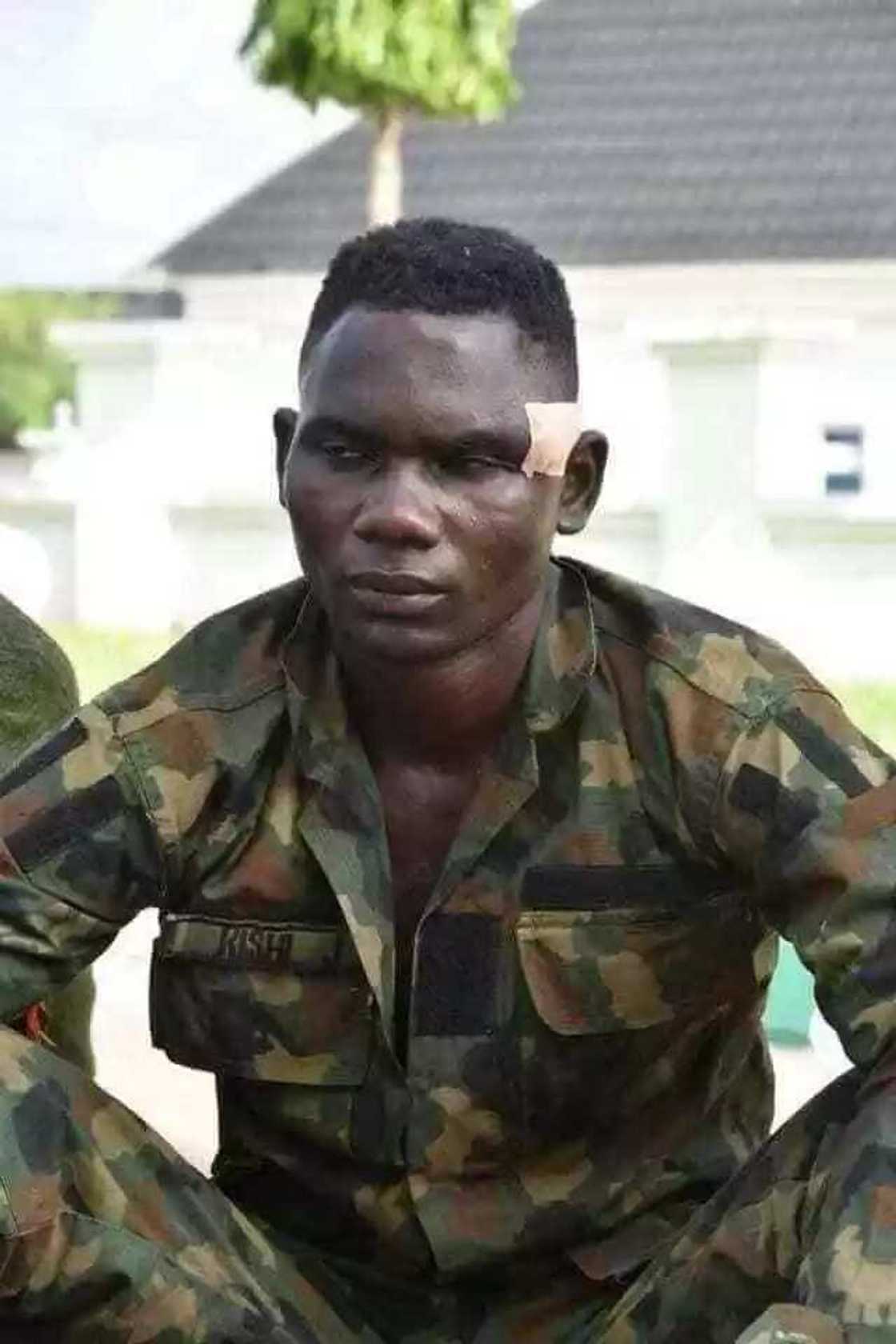 Fake soldiers disguised in military uniform apprehended in Kogi (photos) Fake soldiers disguised in military uniform apprehended in Kogi (photos)