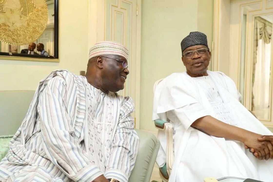 Zaben 2019: Atiku Abubakar ya goga gemu da gemu da IBB, Abdulsalam (Hotuna) Zaben 2019: Atiku Abubakar ya goga gemu da gemu da IBB, Abdulsalam (Hotuna)