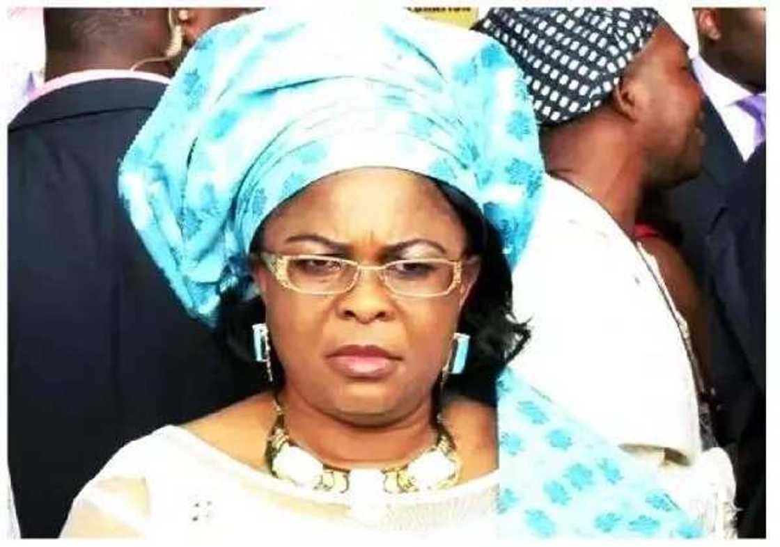 Uwargidar Jonathan ta nunawa Kotu yadda ta samu dukiyar ta Uwargidar Jonathan ta nunawa Kotu yadda ta samu dukiyar ta