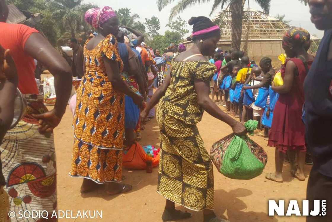 How Fulani herdsmen prevented us from getting Red Cross relief materials - Southern Kaduna resident (photos, video) How Fulani herdsmen prevented us from getting Red Cross relief materials - Southern Kaduna resident (photos, video)