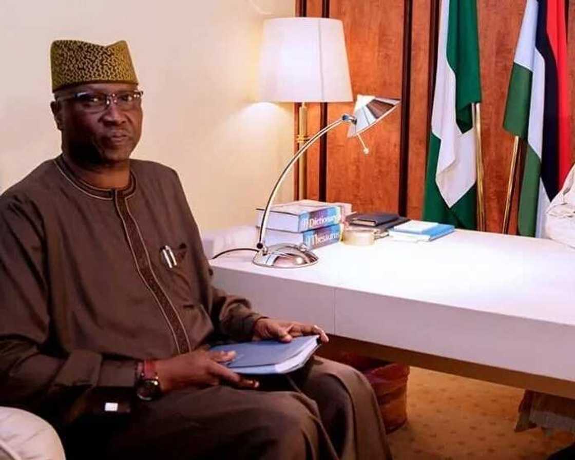 Mustapha Boss ya bawa EFCC shawara kan yadda zasu inganta yaki da rashawa Mustapha Boss ya bawa EFCC shawara kan yadda zasu inganta yaki da rashawa