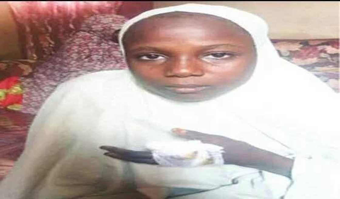 Kashin kadangare ya raba wata budurwa da yatsan ta guda a Jigawa Kashin kadangare ya raba wata budurwa da yatsan ta guda a Jigawa