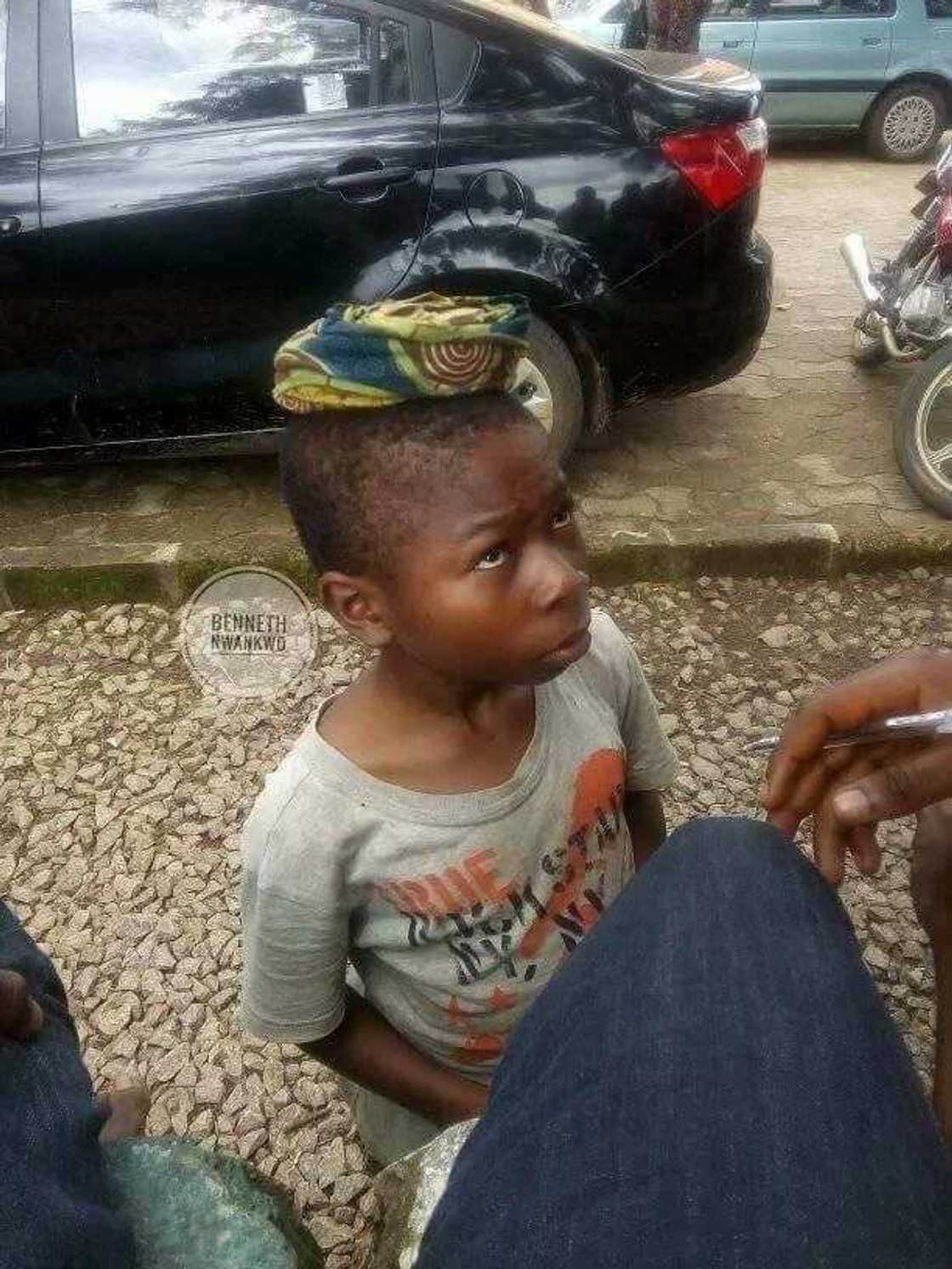 Meet 9-year-old who hawks groundnut in Anambra (photos)