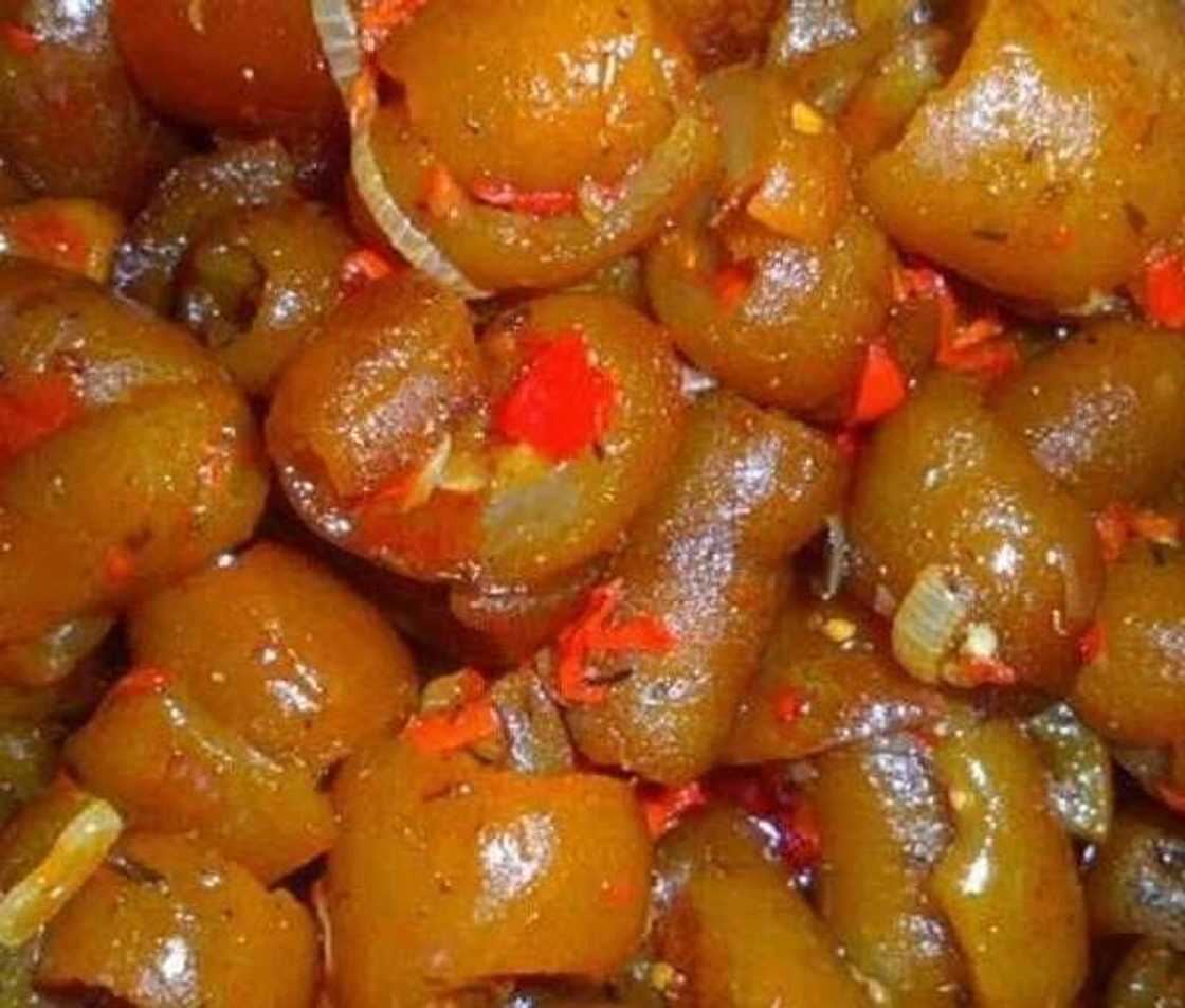 Bincike: Shin cin ganda na da wata fa'ida ga lafiyar masu cin ta, ko kuwa mayata ce ta dan-baki Bincike: Shin cin ganda na da wata fa'ida ga lafiyar masu cin ta, ko kuwa mayata ce ta dan-baki