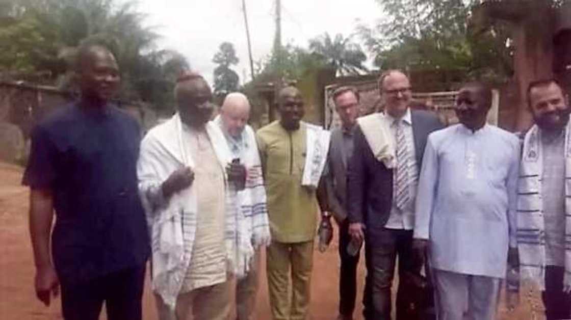 Shin asalin kabilar ibo yan israela ne? Masu binciken kimiya na isreala sun zo Anambra domin warware abin Shin asalin kabilar ibo yan israela ne? Masu binciken kimiya na isreala sun zo Anambra domin warware abin