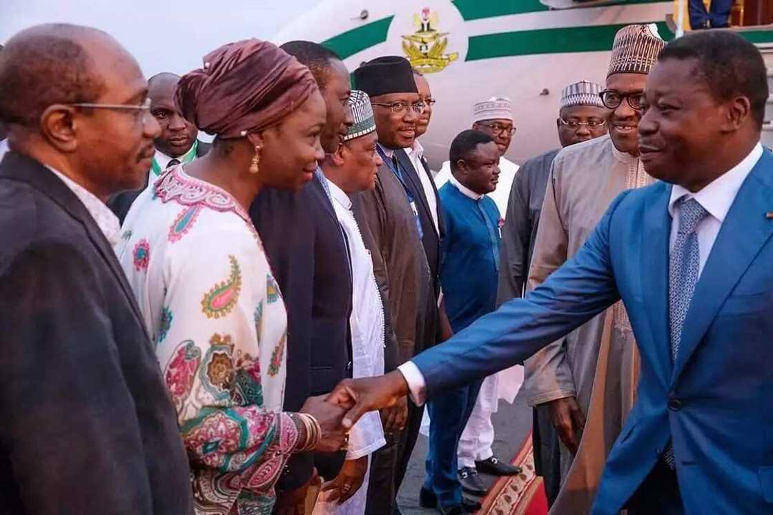 Hotuna: Shugaba Buhari ya isa kasar Togo domin halartan taron ECOWAS/ECCAS Hotuna: Shugaba Buhari ya isa kasar Togo domin halartan taron ECOWAS/ECCAS