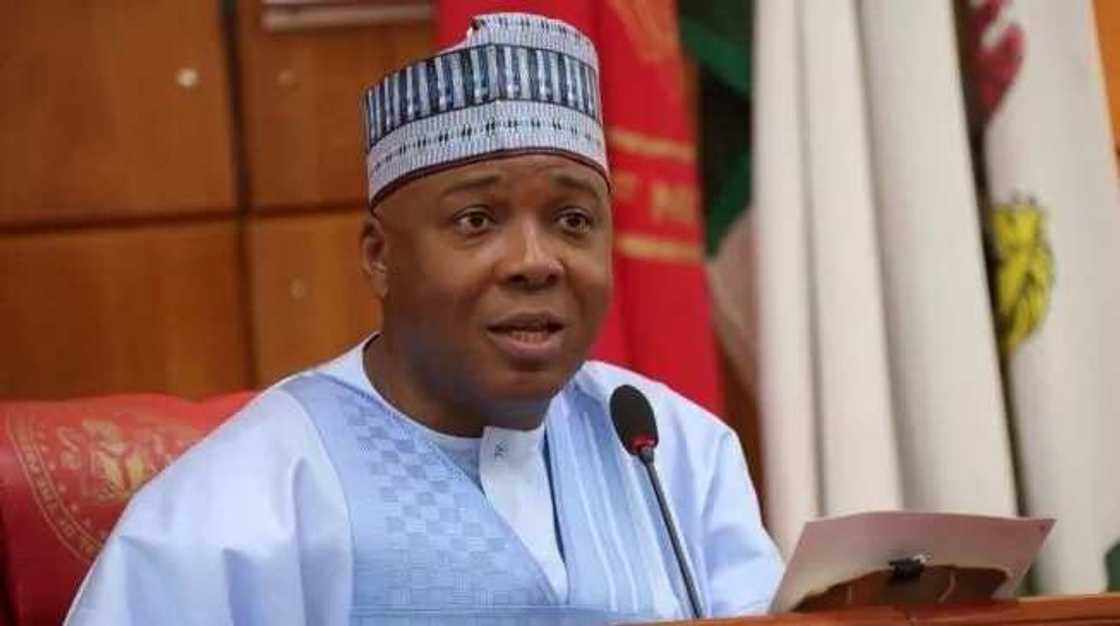 Ba a kama ni ba: Saraki ya magantu kan batun kasancewarsa a hannun EFCC