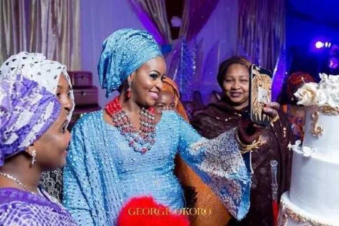 Kyawawan hotuna daga kasaitaccen auran yar gwamnan jihar Sakkwato Kyawawan hotuna daga kasaitaccen auran yar gwamnan jihar Sakkwato