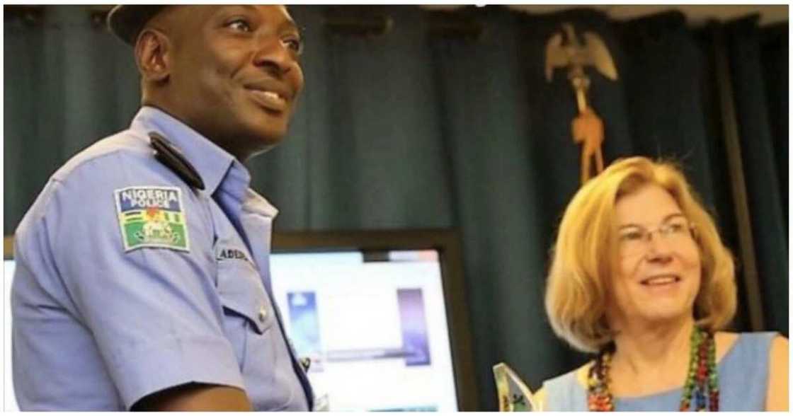 Dan sandan Najeriya da bai taba karbar cin hanci ba ya samu kyauta daga BBC Dan sandan Najeriya da bai taba karbar cin hanci ba ya samu kyauta daga BBC