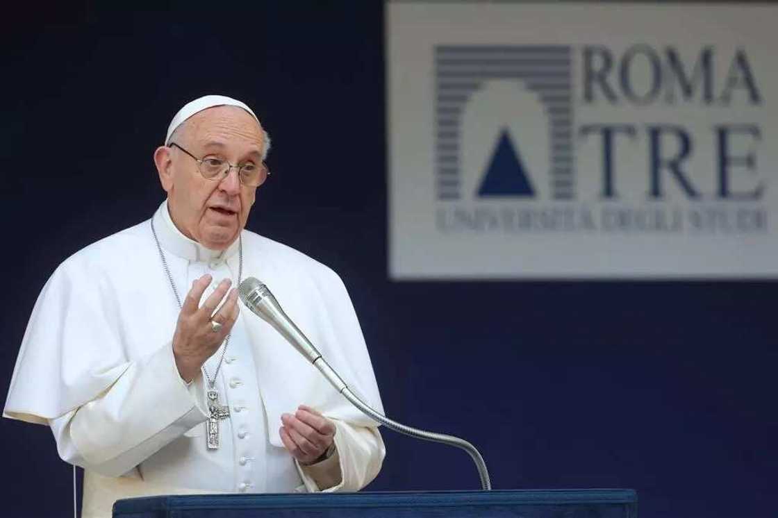 Shugaban Addinin Kirista Papa Roma Francis ya yi wa 'yan kasar Syria addu'a Shugaban Addinin Kirista Papa Roma Francis ya yi wa 'yan kasar Syria addu'a