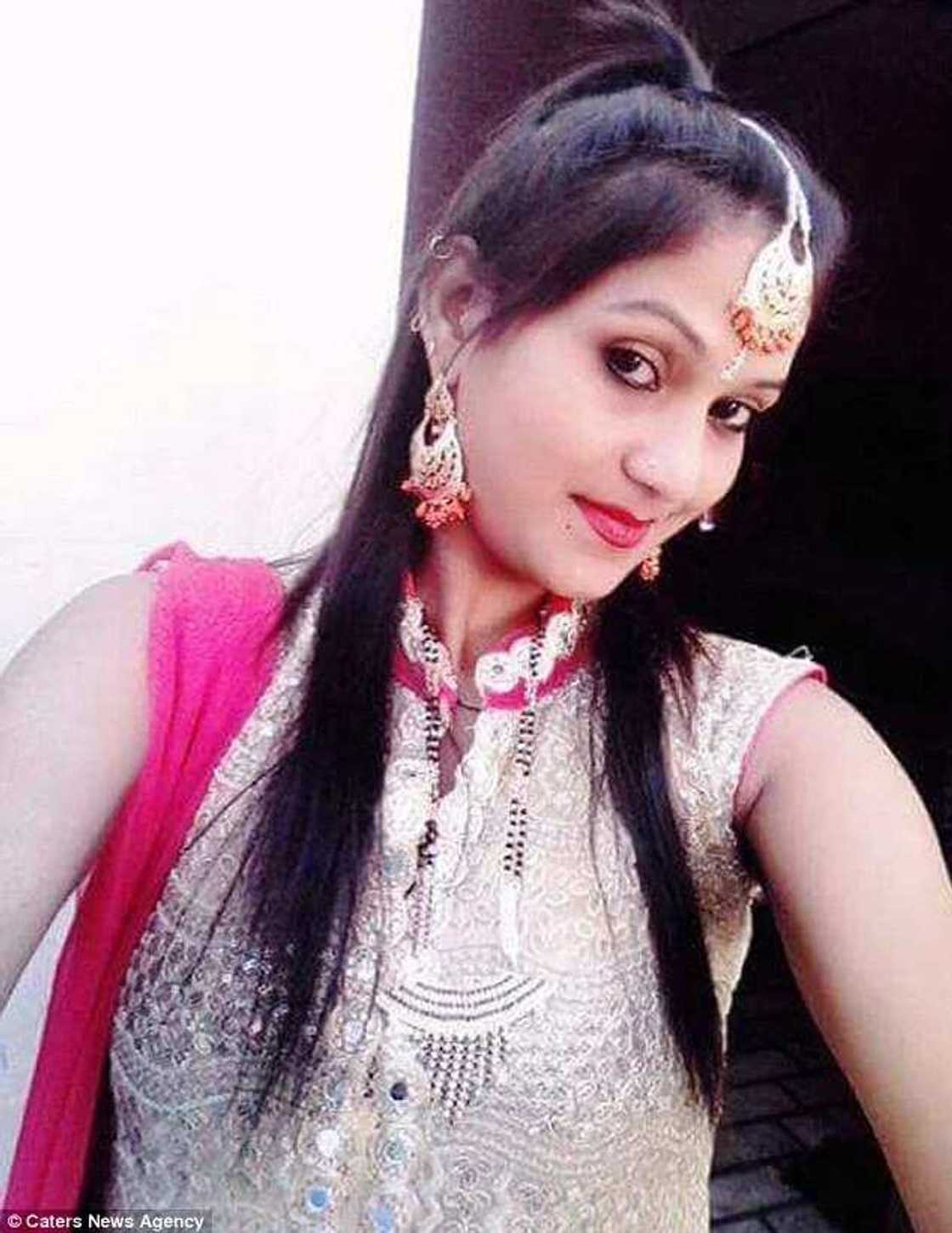 Wani Saurayi ya harbe matar aure, saboda bata son shi Wani Saurayi ya harbe matar aure, saboda bata son shi