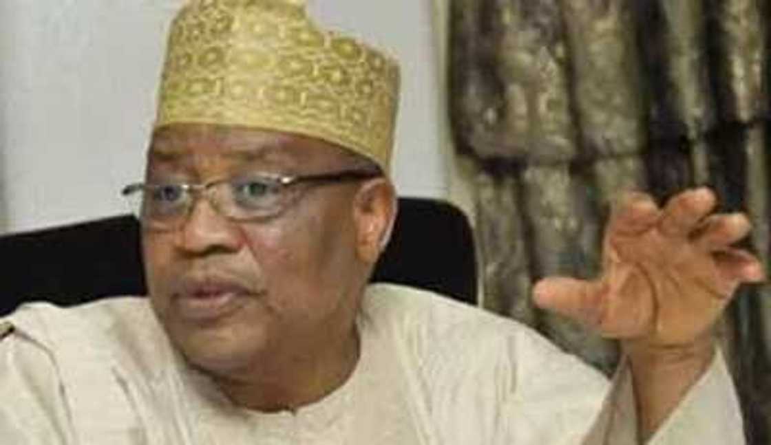 IBB ya mayar da martani a kan zawarcin da jam'iyyar SDP ke yi masa IBB ya mayar da martani a kan zawarcin da jam'iyyar SDP ke yi masa