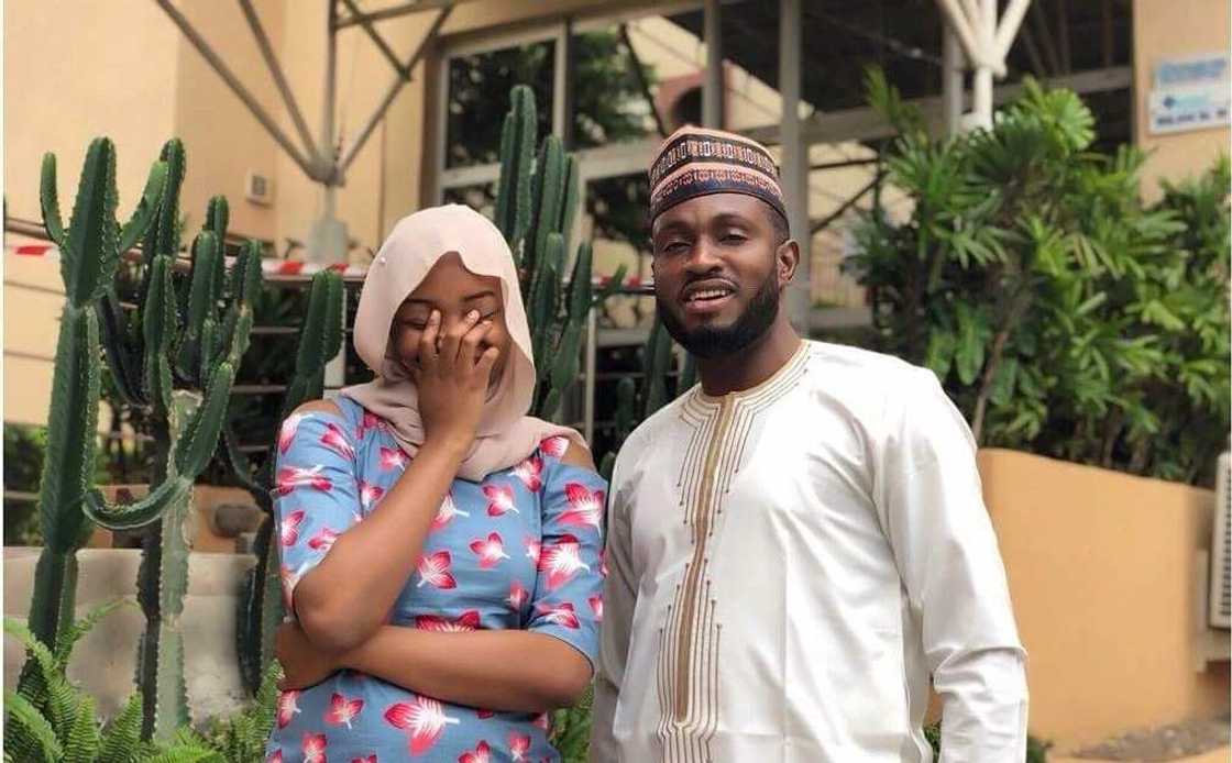 Soyayyar dake tsakanin Rahama Sadau da Sadiq Sani Sadiq ta fara fitowa fili Soyayyar dake tsakanin Rahama Sadau da Sadiq Sani Sadiq ta fara fitowa fili