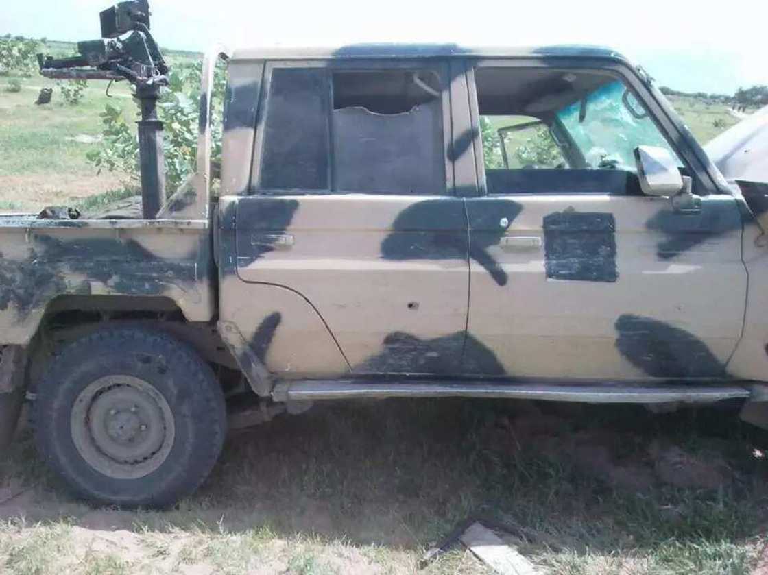Boko Haram: Dakarun Soji sun kashe 16 tare da kwato motocin yaki da bindigu, duba hotuna Boko Haram: Dakarun Soji sun kashe 16 tare da kwato motocin yaki da bindigu, duba hotuna