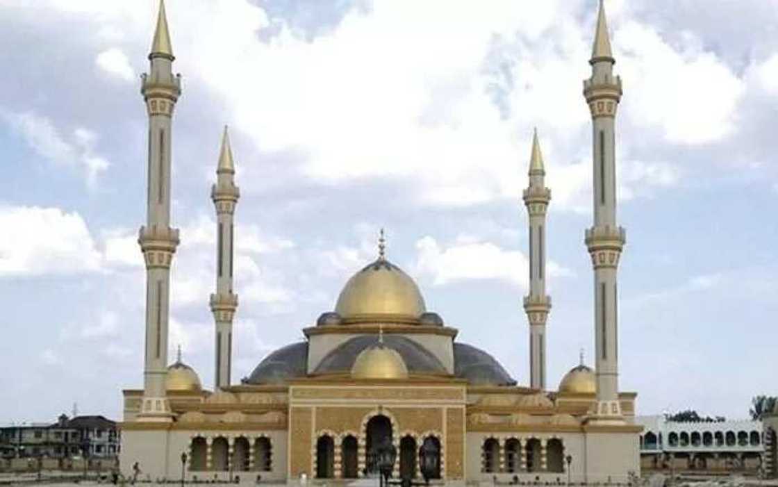 Tsarabar Juma'a: Siffofin fiyayyen halitta, Annabi Muhammad SAW Tsarabar Juma'a: Siffofin fiyayyen halitta, Annabi Muhammad SAW