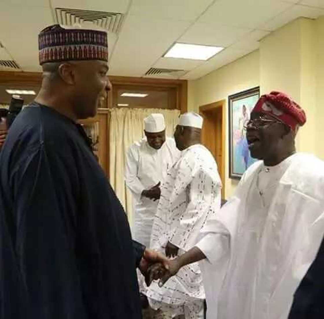 Atiku, Oyegun settle rift between Saraki and Tinubu (photos) Atiku, Oyegun settle rift between Saraki and Tinubu (photos)