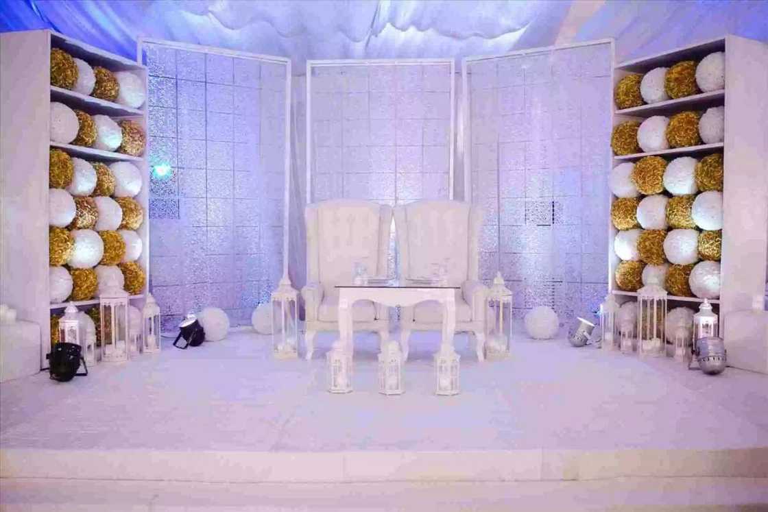 Decoration colour Decoration colour