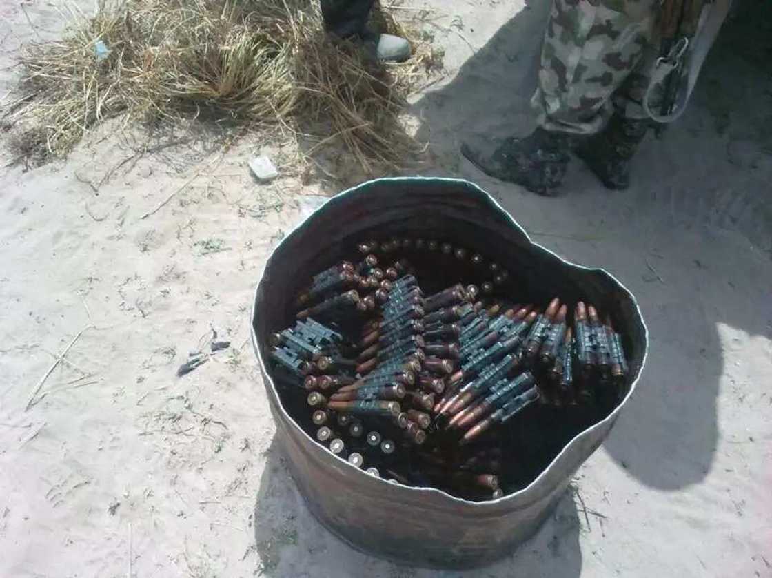Boko Haram: Dakarun Soji sun kashe 16 tare da kwato motocin yaki da bindigu, duba hotuna Boko Haram: Dakarun Soji sun kashe 16 tare da kwato motocin yaki da bindigu, duba hotuna
