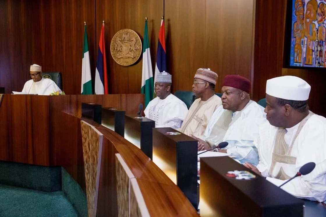 President Buhari meet governors at NEC session President Buhari meet governors at NEC session
