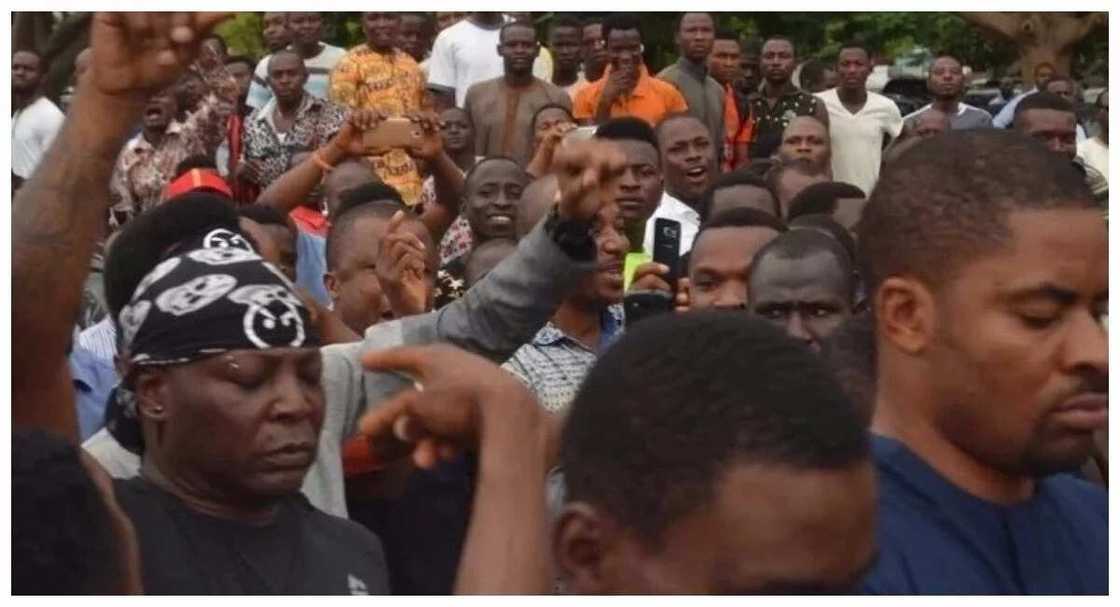 Charly Boy attacked at Wuse Market during #ReturnorResign protest Charly Boy attacked at Wuse Market during #ReturnorResign protest