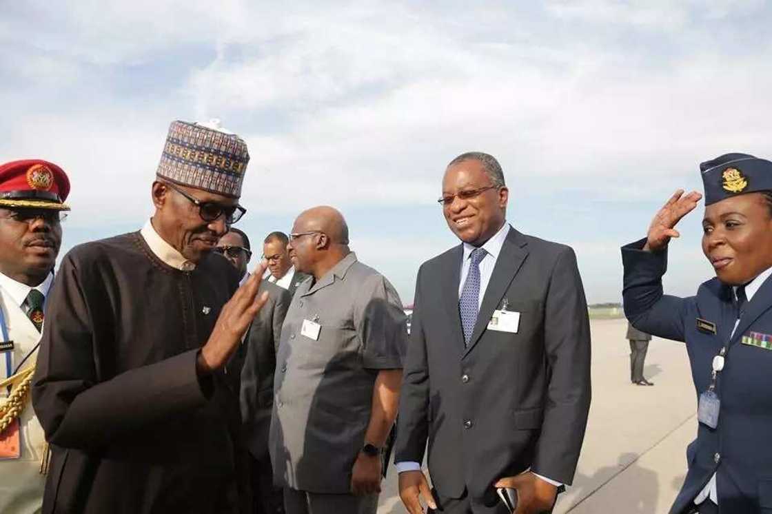 President Buhari jets to New York for medical appointment in London (photos) President Buhari jets to New York for medical appointment in London (photos)