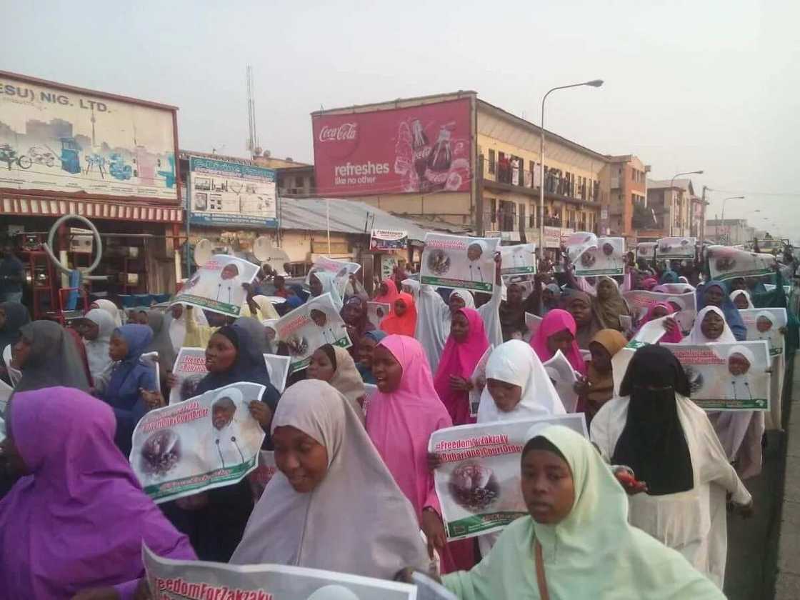 BREAKING: Buhari Free Zakzaky protest rocks Kaduna (PHOTOS) BREAKING: Buhari Free Zakzaky protest rocks Kaduna (PHOTOS)