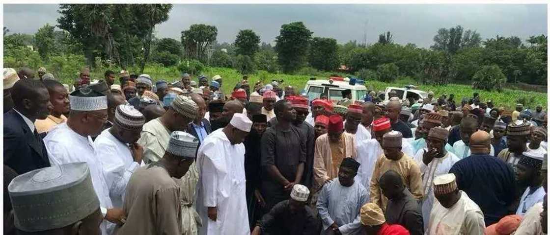 Kwankwaso da Ganduje sun yi haduwar farko tun bayan ficewar Kwankwaso daga APC Kwankwaso da Ganduje sun yi haduwar farko tun bayan ficewar Kwankwaso daga APC