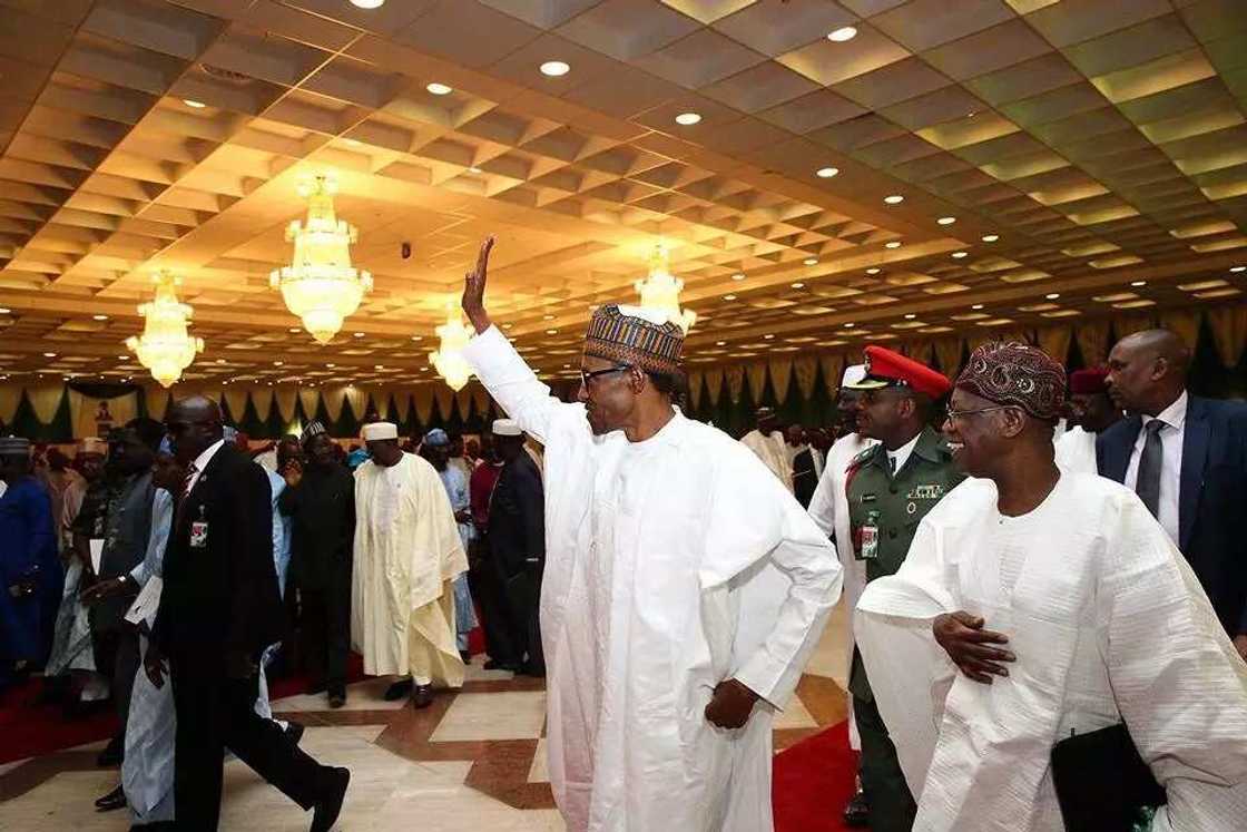 Buhari accused of plagiarism over "Change begins with me" Buhari accused of plagiarism over "Change begins with me"