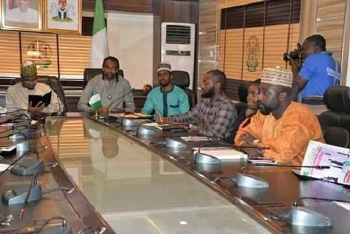 Kanu ya bayyana dalilin ziyarar sa ga Sheikh Pantami, kalli hotunan ganawar su Kanu ya bayyana dalilin ziyarar sa ga Sheikh Pantami, kalli hotunan ganawar su