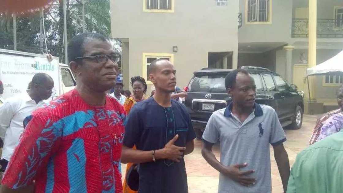 Tears as Ozubulu church victims are buried (photos) Tears as Ozubulu church victims are buried (photos)