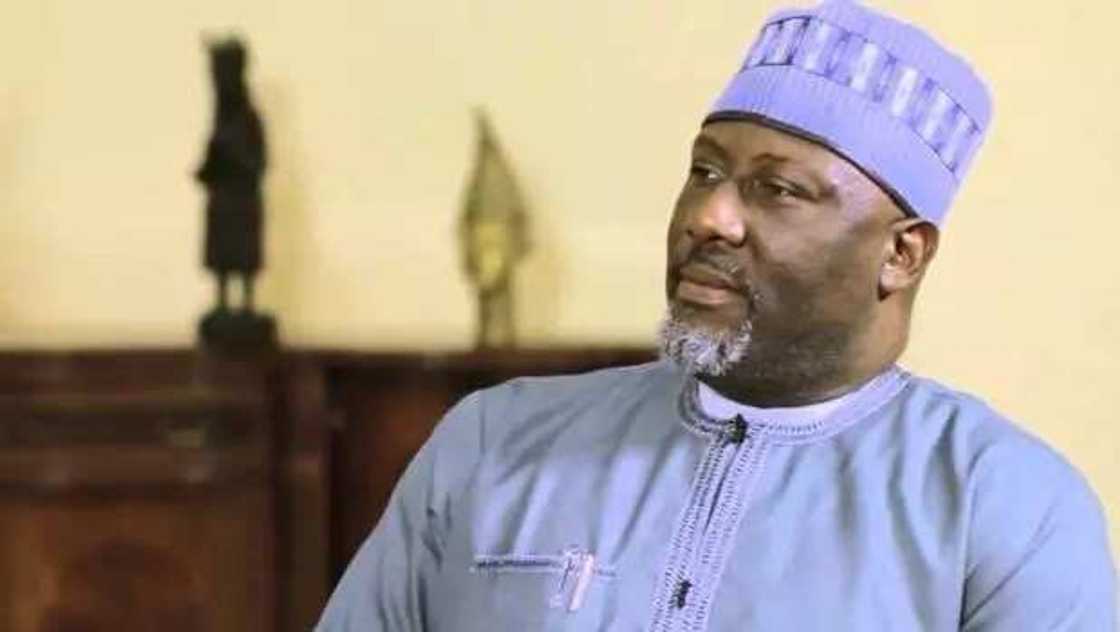 Sanata Dino Melaye na nan lafiya a karkashin kulawar tsaro – Yan sanda