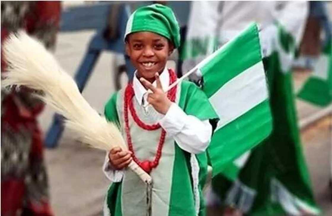 Jerin kasashe 10 da sukafi yawan al'umma a nahiyar Afirka Jerin kasashe 10 da sukafi yawan al'umma a nahiyar Afirka