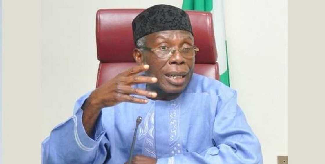 Masu shigo da kaya daga kasashen waje ke nakasa Nigeria - Ogbeh Masu shigo da kaya daga kasashen waje ke nakasa Nigeria - Ogbeh