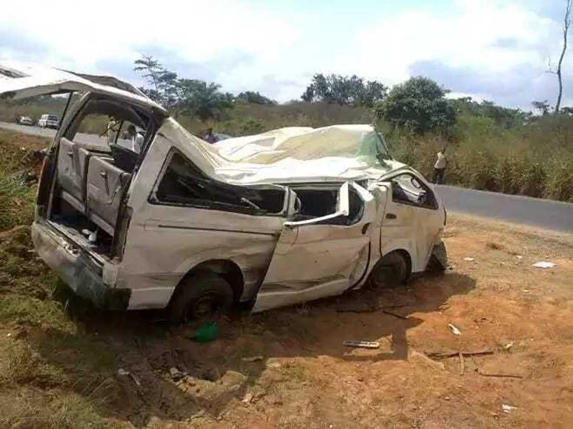 Hatsarin mota ya lakume ma’aikatan lafiya hudu a hanyar Kano Hatsarin mota ya lakume ma’aikatan lafiya hudu a hanyar Kano