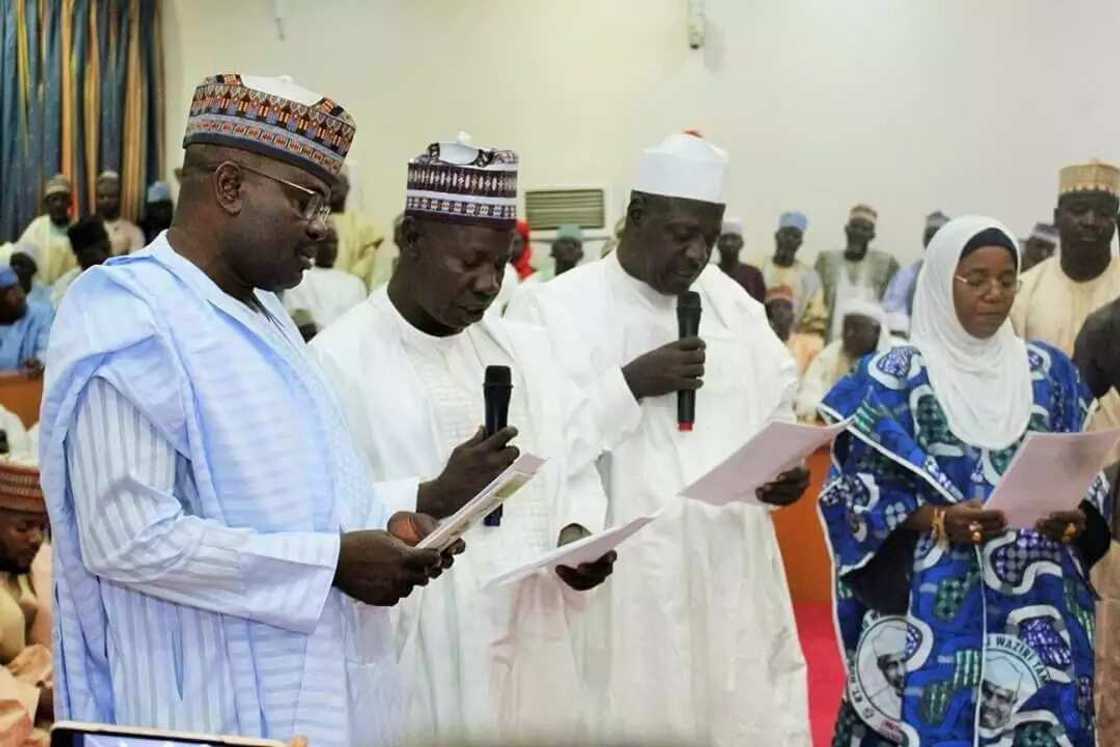 Zababbun 'yan majalisar da aka rantsar Zababbun 'yan majalisar da aka rantsar