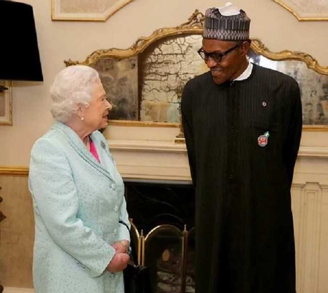 Sarauniyar Ingila zata yi murabus a karshen shekara, ko me yasa? Sarauniyar Ingila zata yi murabus a karshen shekara, ko me yasa?