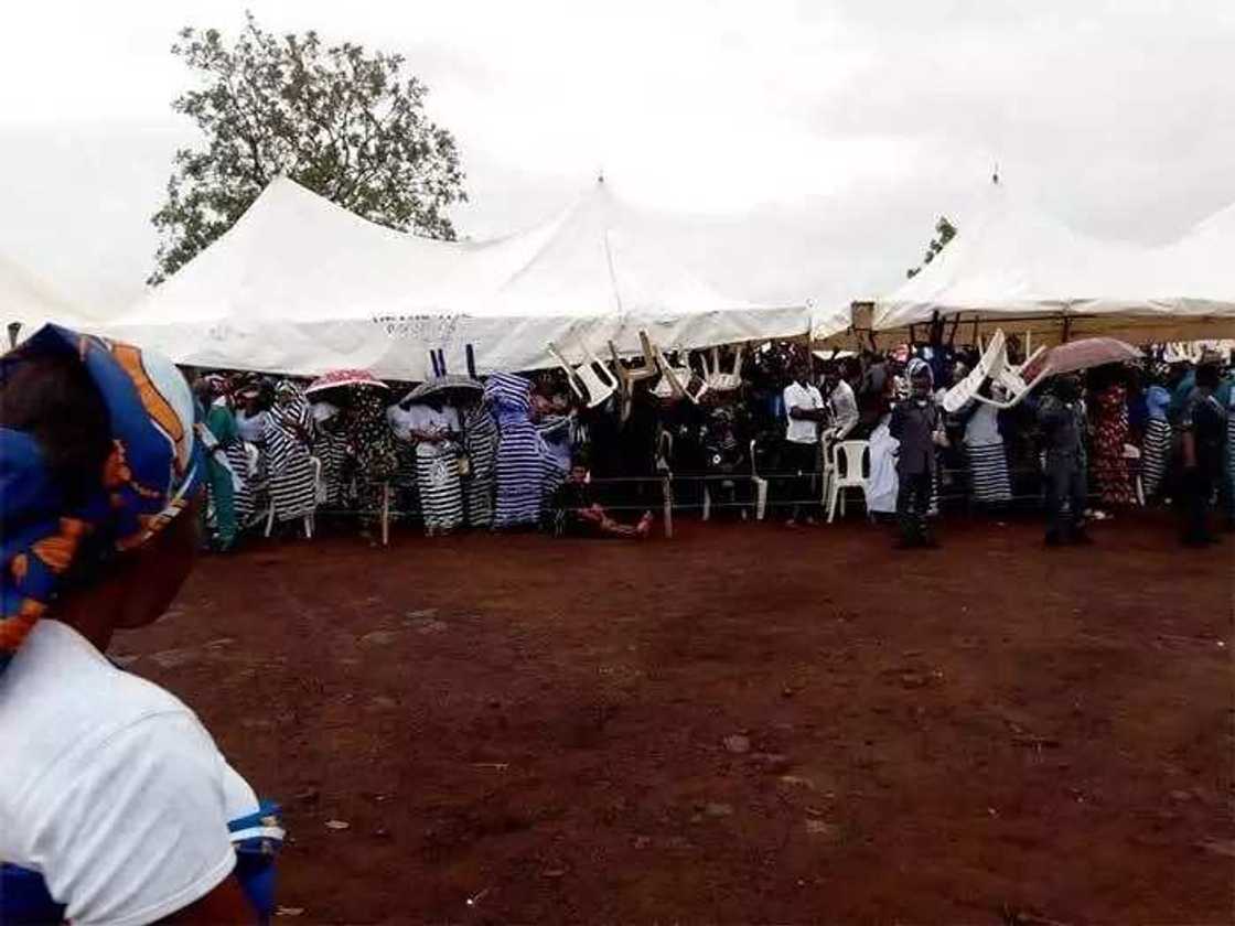 Tears as Benue buries 2 Catholic priests, 17 parishioners allegedly killed by suspected herdsmen (photos) Tears as Benue buries 2 Catholic priests, 17 parishioners allegedly killed by suspected herdsmen (photos)