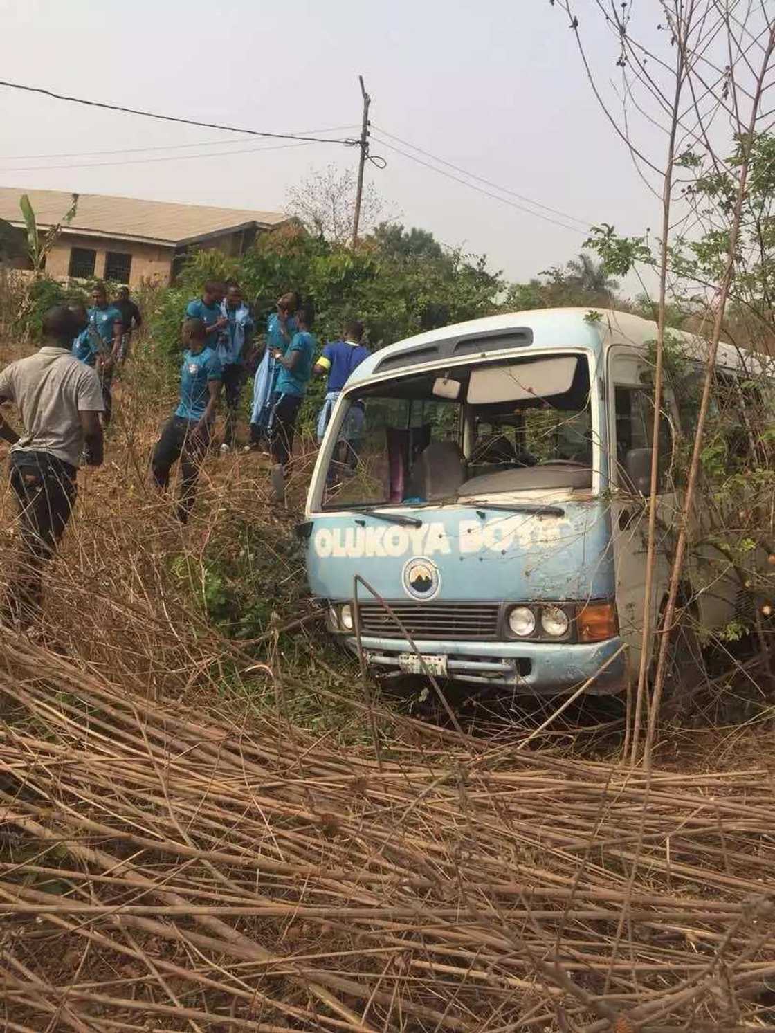 Da dumi-dumi: Dalibai 2 sun mutu, 98 sun jikkata a hadarin motan makaranta Da dumi-dumi: Dalibai 2 sun mutu, 98 sun jikkata a hadarin motan makaranta