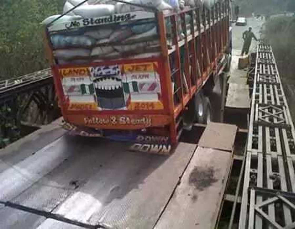 Gadar data hada jihohin Oyo da Kwara ta sake karyewa Gadar data hada jihohin Oyo da Kwara ta sake karyewa